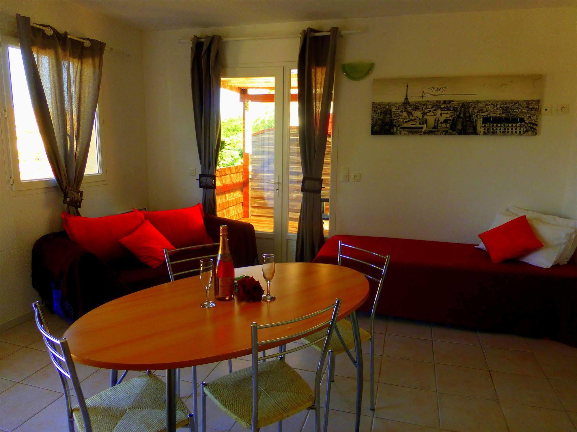 Mont Bouquet Lodge-Residence Hoteliere Brouzet-les-Ales Ngoại thất bức ảnh